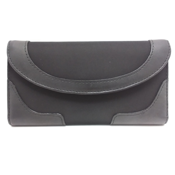 BANANA REPUBLIC Black Nylon & Pleather Wallet Like New - Picture 1 of 12